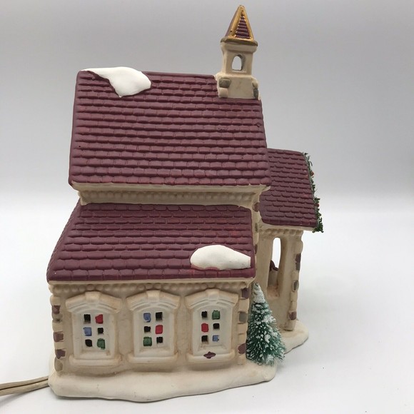 Vintage Christmas Valley 1992 Collector’s Series Lighted Village Church … - Picture 10 of 16